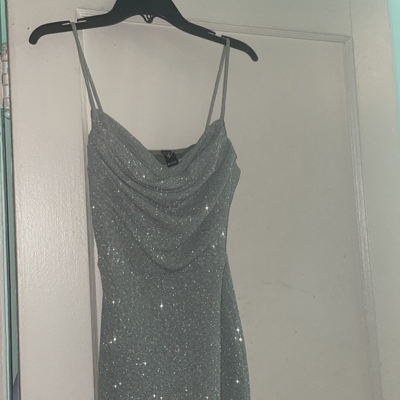 sage green sequin cowl neck windsor prom dress size s - Picture 5 of 8